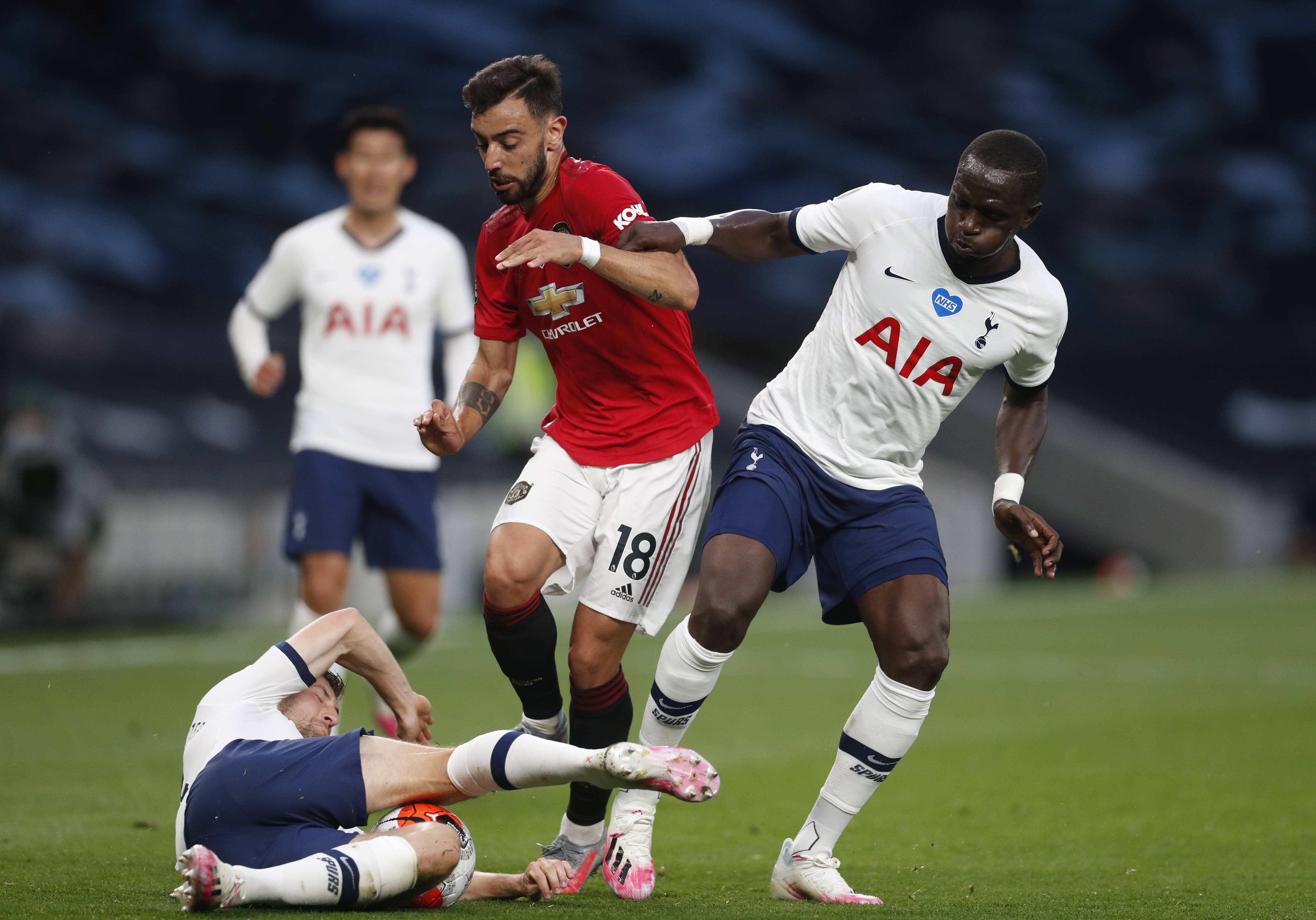 射门还是配 射门还是配